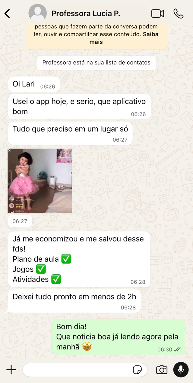 Print de WhatsApp da Professora Lucia elogiando o app